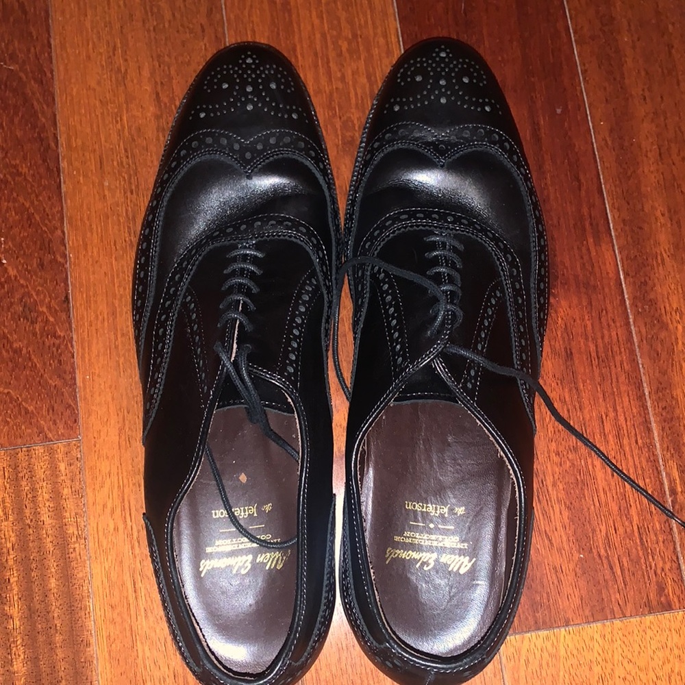 Men’s lightly used dress shoes